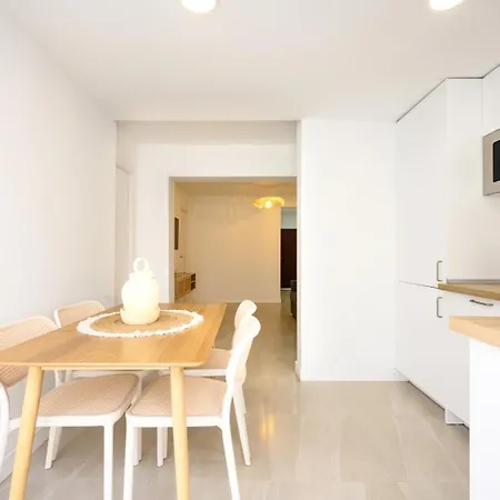 Apartment Juanito Maranon By 10tosea 2 Bedrooms