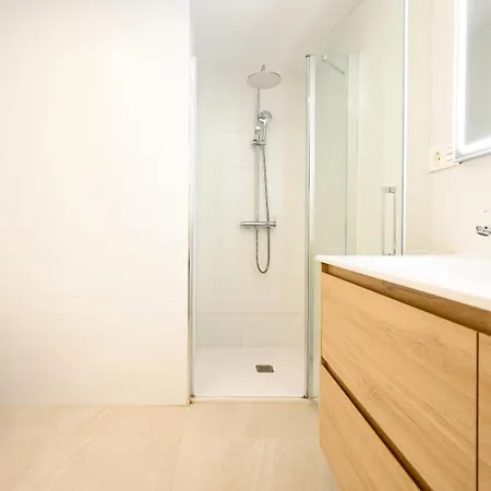 Juanito Maranon By 10tosea 2 Bedrooms Apartment
